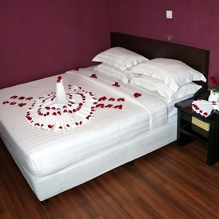 Beauty Land Hotel Yangon Esterno foto