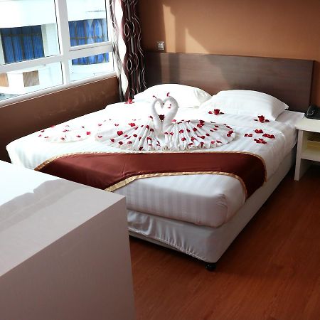 Beauty Land Hotel Yangon Esterno foto