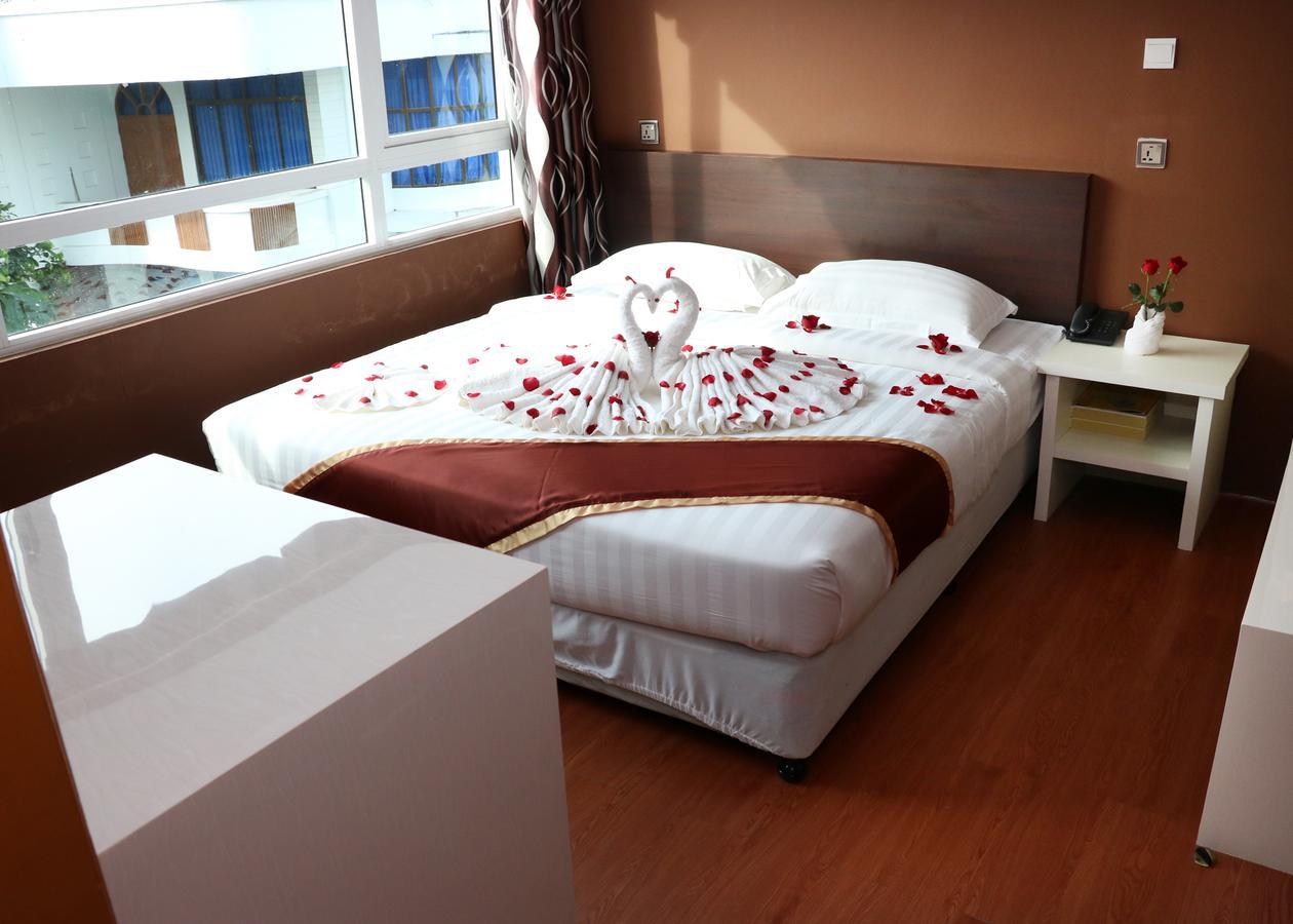 Beauty Land Hotel Yangon Esterno foto